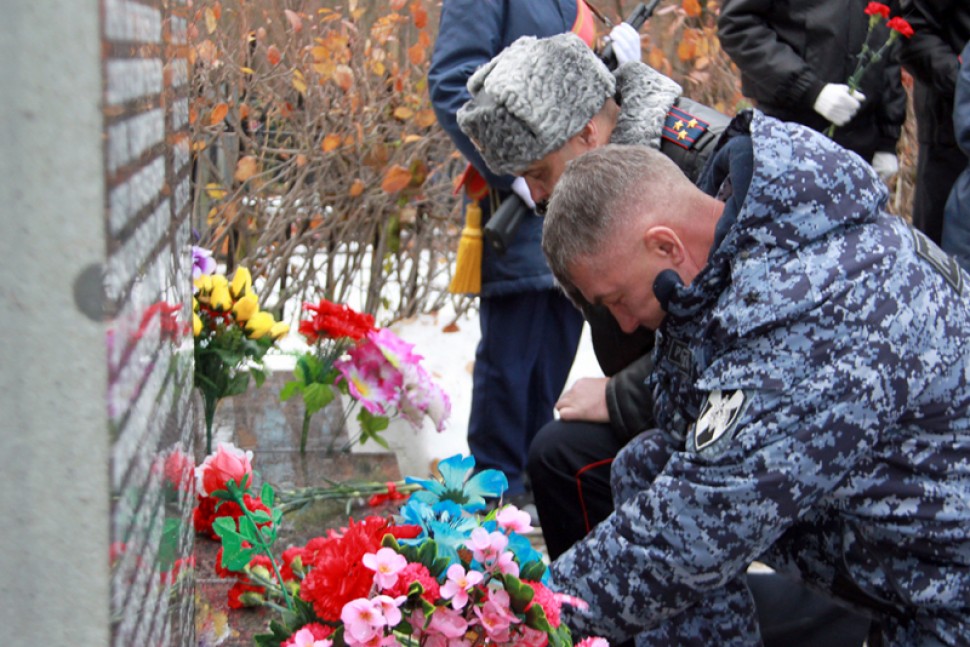 В Архангельске почтили память погибших сотрудников органов внутренних дел